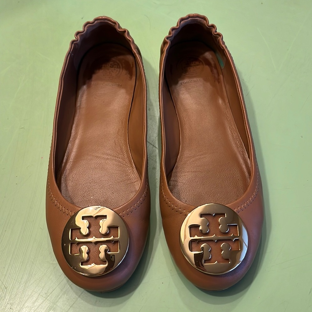 Tory Burch Minnie Travel Ballet Flat in Royal Tan/Gold Size 6
